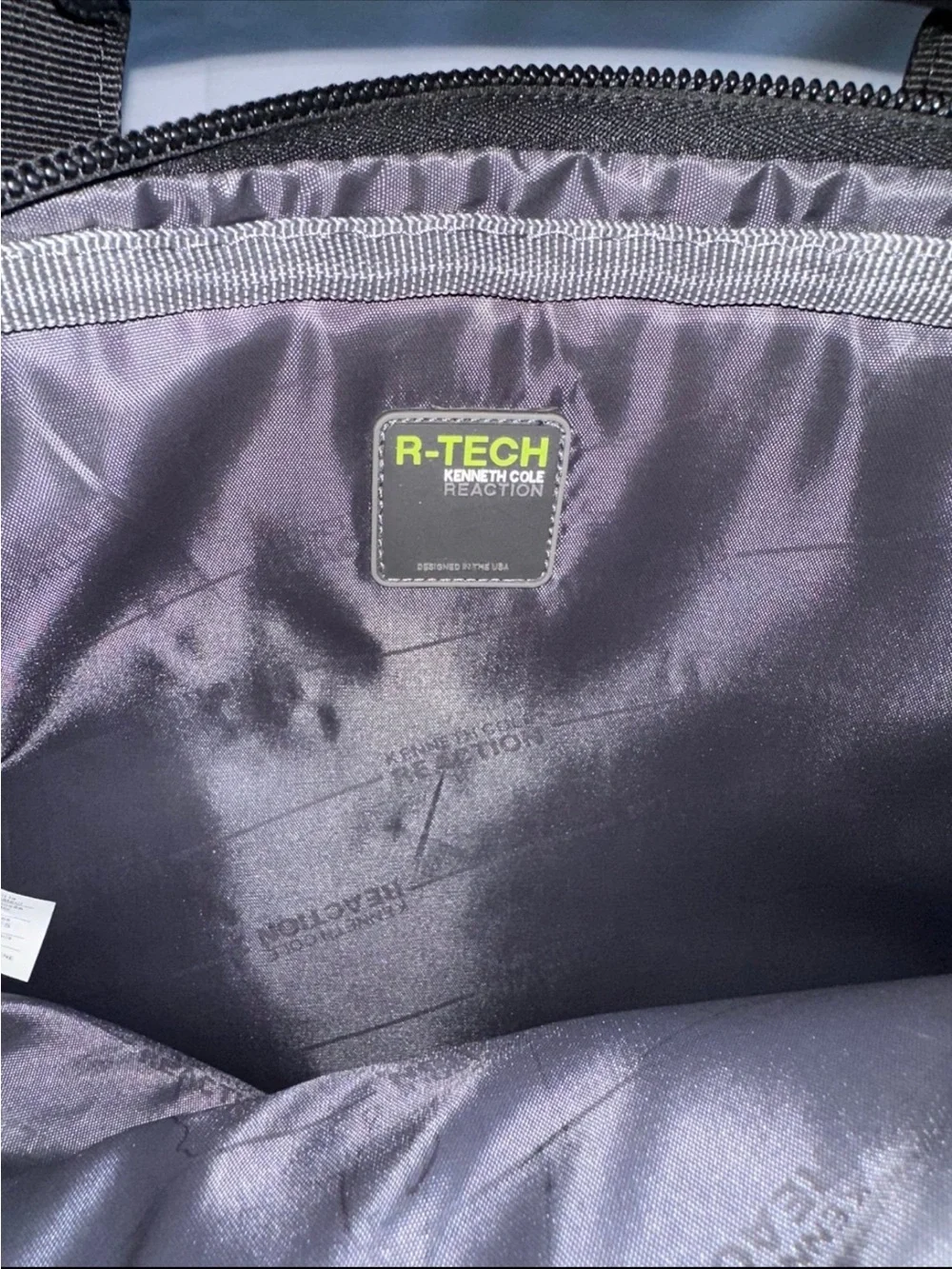 Kenneth Cole Reaction R-Tech Black Messenger Style Laptop Bag W/ Shoulder Strap